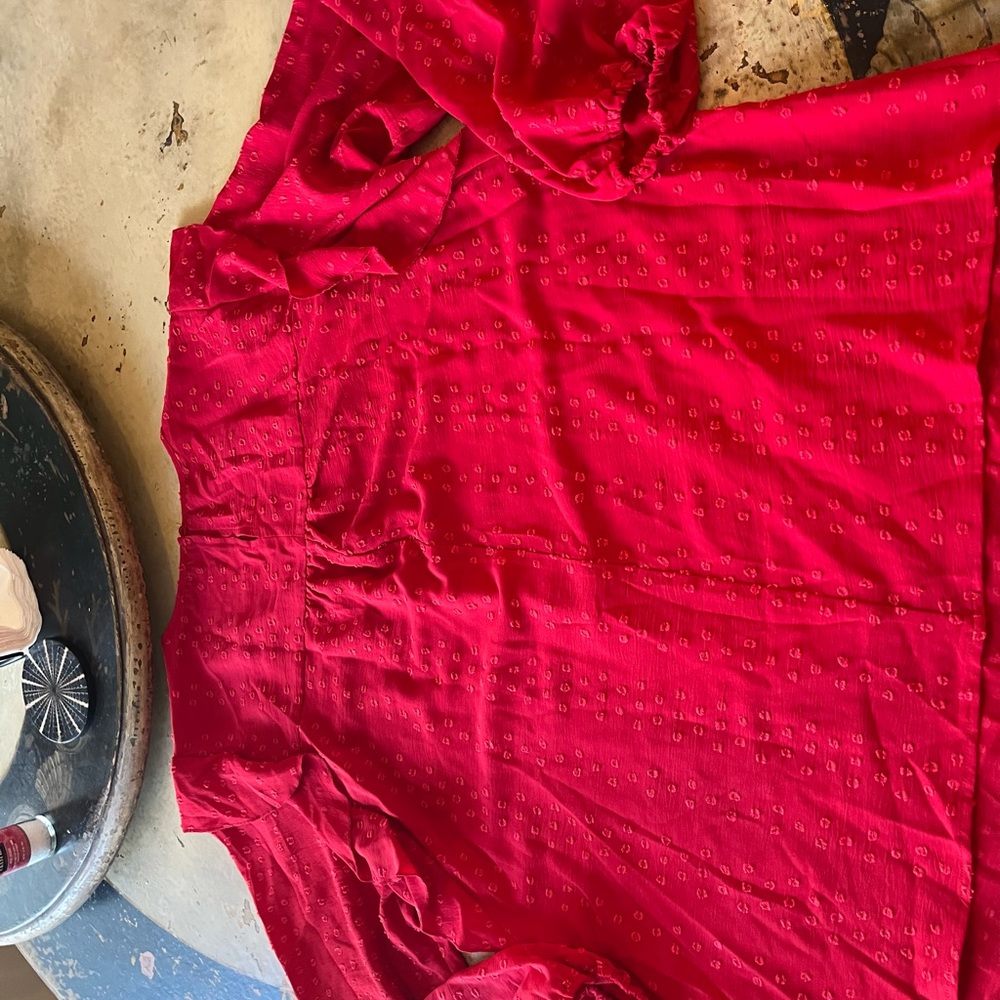 Red blouse - Picture 5 of 5